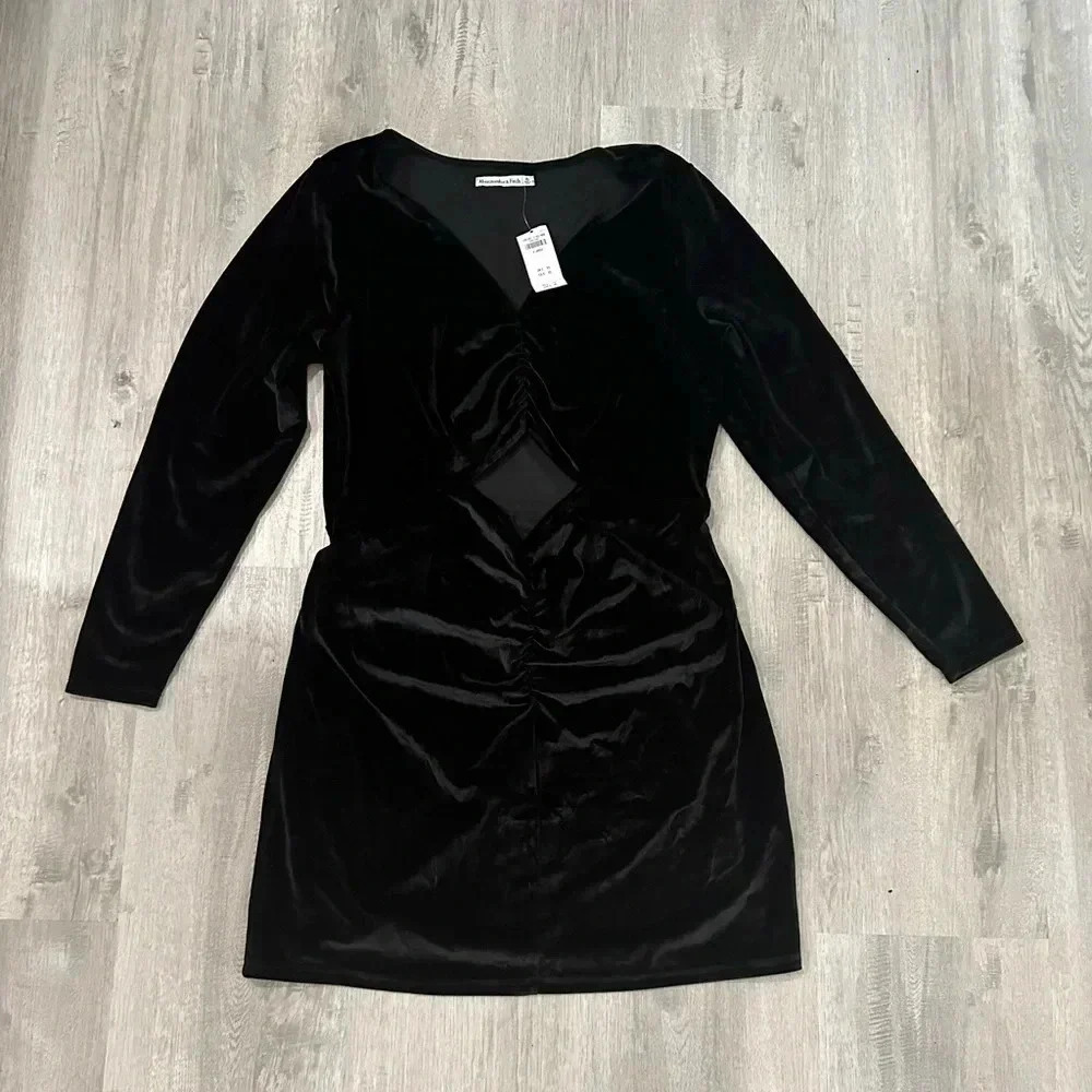 Beautiful Abercrombie & Fitch size XL NWT velvet dress cocktail dress night out